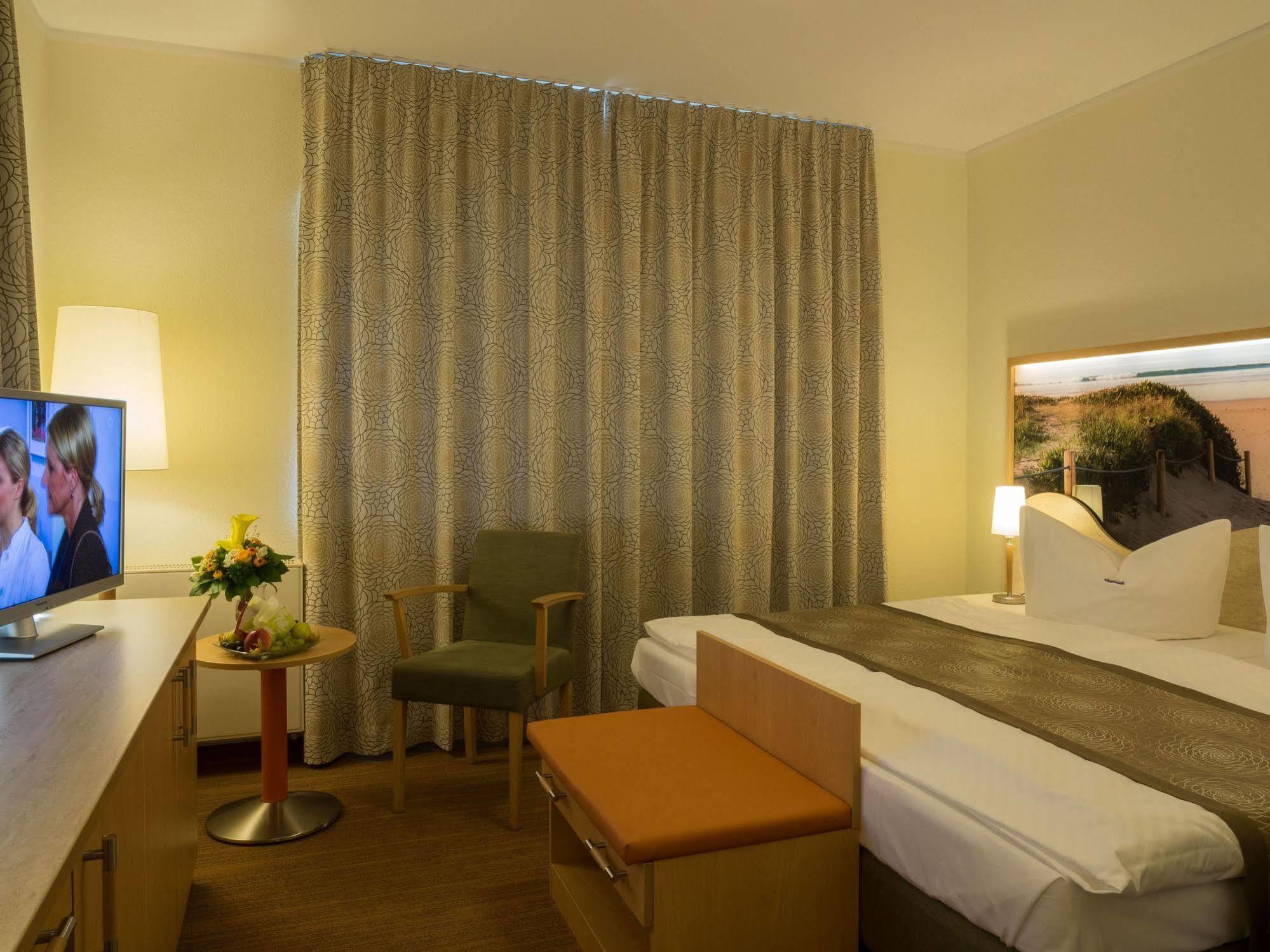 Parkhotel IV Jahreszeiten Kuehlungsborn Ngoại thất bức ảnh